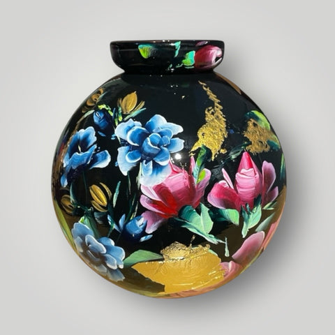 klein huisje | Zwart met rozen en bloemen |