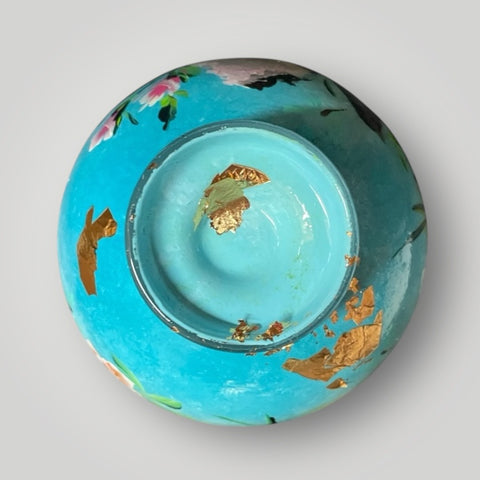 klein huisje | Weiland met bloemen en koe |