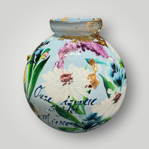 klein huisje | Licht blauw met bloemen |